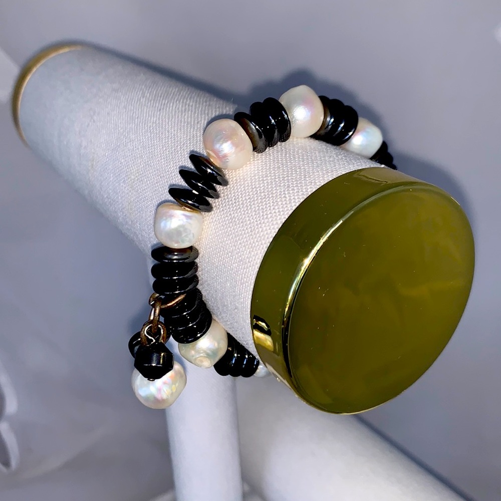 Sea pearl beaded stretch bracelet